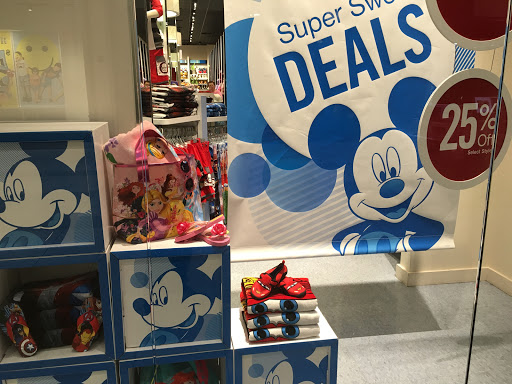 Toy Store «Disney Store», reviews and photos, 5220 Fashion Outlets Way, Rosemont, IL 60018, USA
