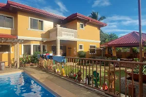 Tagaytay Villa Adelle image