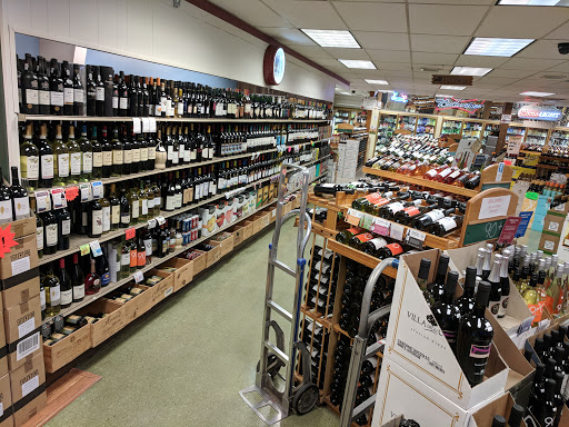 Liquor Store «Ipswich Bottle Shop», reviews and photos, 188 High St, Ipswich, MA 01938, USA
