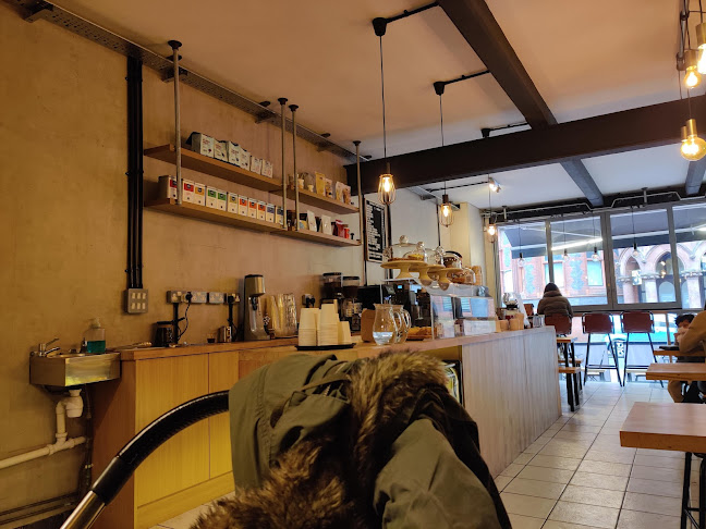 Coffee Under Pressure | speciality coffee & tea (7 Blagrave street) - Coffee shop