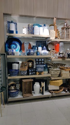 Department Store «T.J. Maxx», reviews and photos, 68 Frontage Rd, East Haven, CT 06512, USA