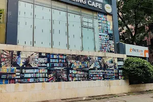 The Reading Café | Banani image