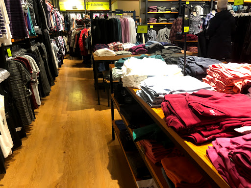 Clothing Store «Eddie Bauer Outlet», reviews and photos, 18501 Outlet Blvd #300, Chesterfield, MO 63005, USA