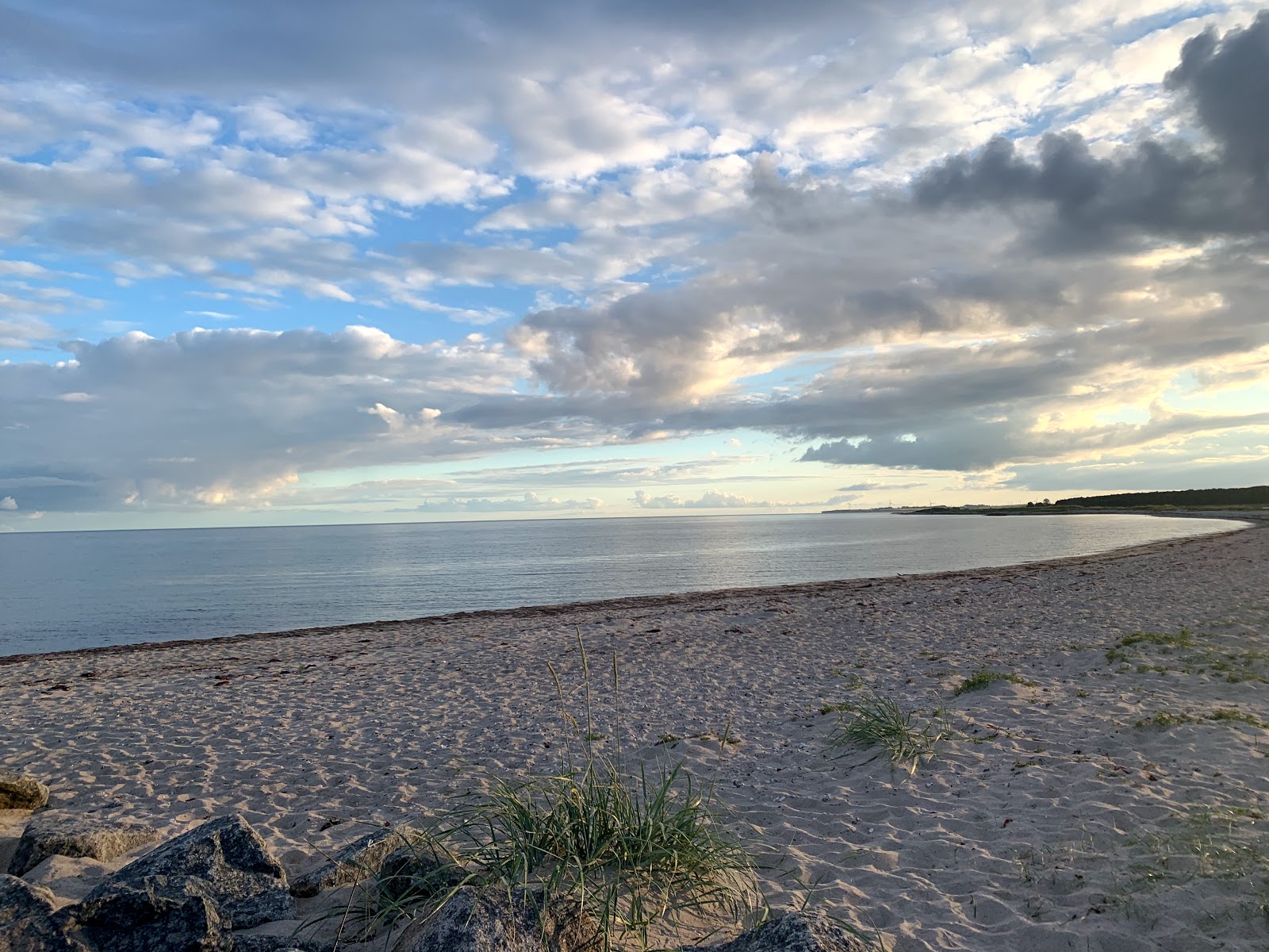 Foto van Erikhale Beach met recht en lang