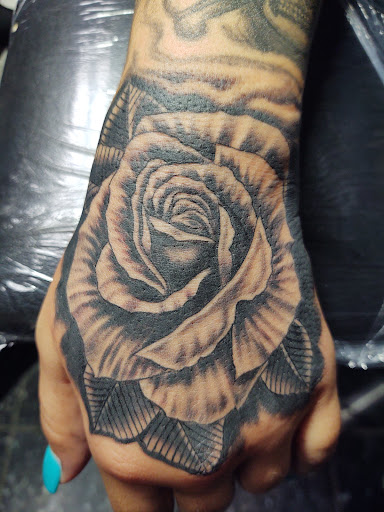 Tattoo Shop «Blue Magic Tattoo», reviews and photos, 366 W Virginia St, Crystal Lake, IL 60014, USA