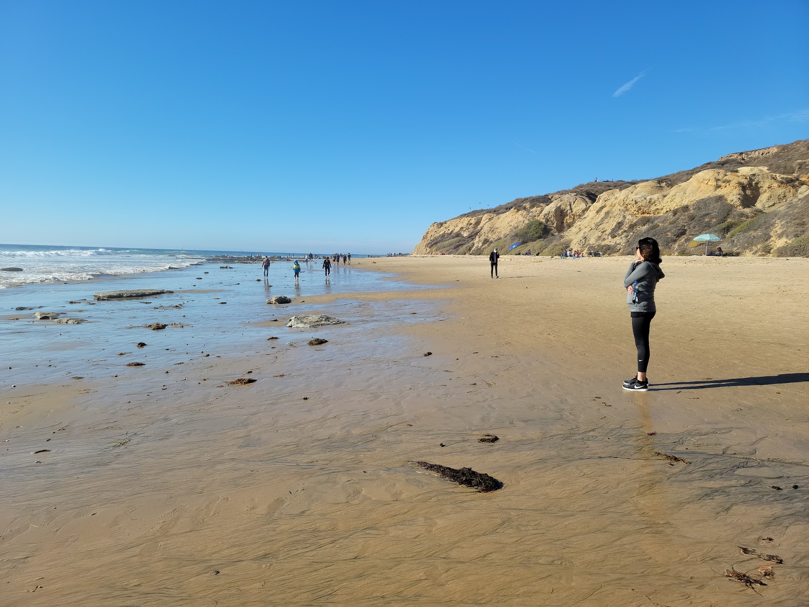 Foto av Crystal Cove Beach med turkosa vatten yta