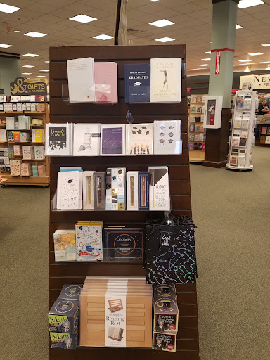 Book Store «Barnes & Noble», reviews and photos, 17111 Haggerty Rd, Northville, MI 48168, USA