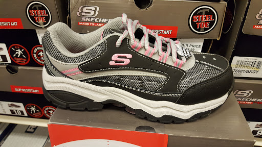 Shoe Store «Shoe Carnival», reviews and photos, 5493 S 76th St, Greendale, WI 53129, USA