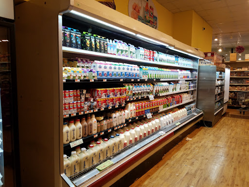 Supermarket «Berry Fresh Farm», reviews and photos, 43-26 Ditmars Blvd, Astoria, NY 11105, USA