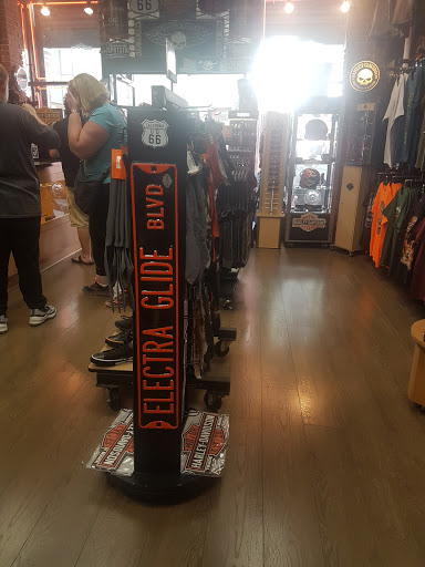 Motorcycle Dealer «Harley- Davidson Of Hollywood», reviews and photos, 6810 Hollywood Blvd, Los Angeles, CA 90046, USA