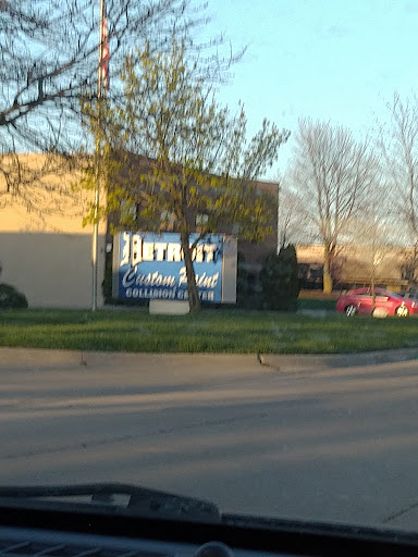 Auto Body Shop «Detroit Custom Paint & Collision Shop», reviews and photos, 22819 Morelli Dr, Charter Twp of Clinton, MI 48036, USA