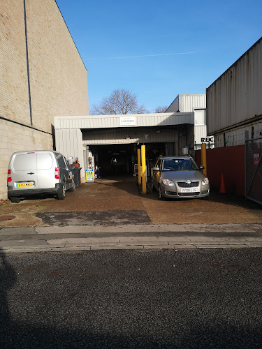 Reviews of Carwork Phil White in Southampton - Parking garage