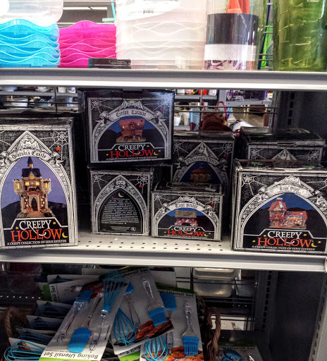 Thrift Store «Goodwill - Sherman Oaks», reviews and photos, 14760 Ventura Blvd, Sherman Oaks, CA 91403, USA