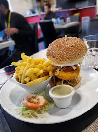 Hamburger du Le Chic and Cook | Restaurant 94 | Poulet Braisé à Alfortville - n°7