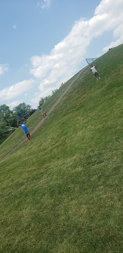 Recreation Center «Meineke Recreation Center», reviews and photos, 220 E Weathersfield Way, Schaumburg, IL 60193, USA