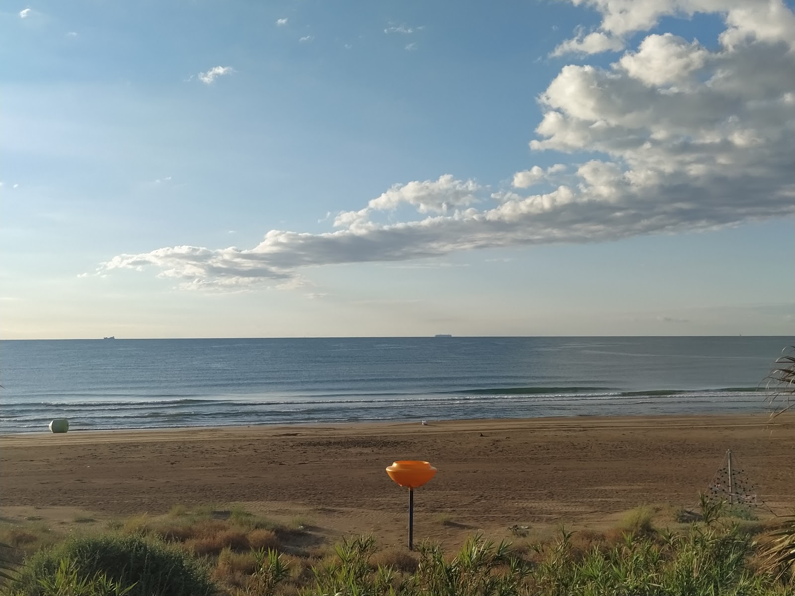 Foto av Playa de Meliana med liten vik