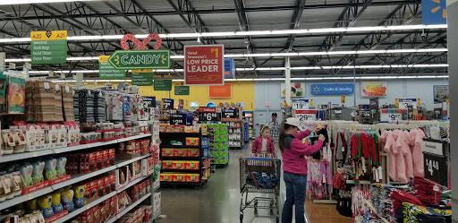 Supermarket «Walmart Supercenter», reviews and photos, 612 E Main St, Hohenwald, TN 38462, USA