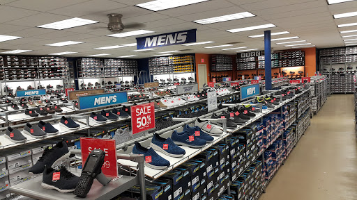 Shoe Store «SKECHERS Factory Outlet», reviews and photos, 1201 Airport Fwy #185, Euless, TX 76040, USA