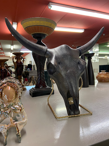 Thrift Store «Nearly New Thrift Shop», reviews and photos, 1250 Bardstown Rd # 114, Louisville, KY 40204, USA