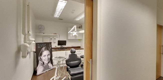 1Smile Dental Clinic - Dentist
