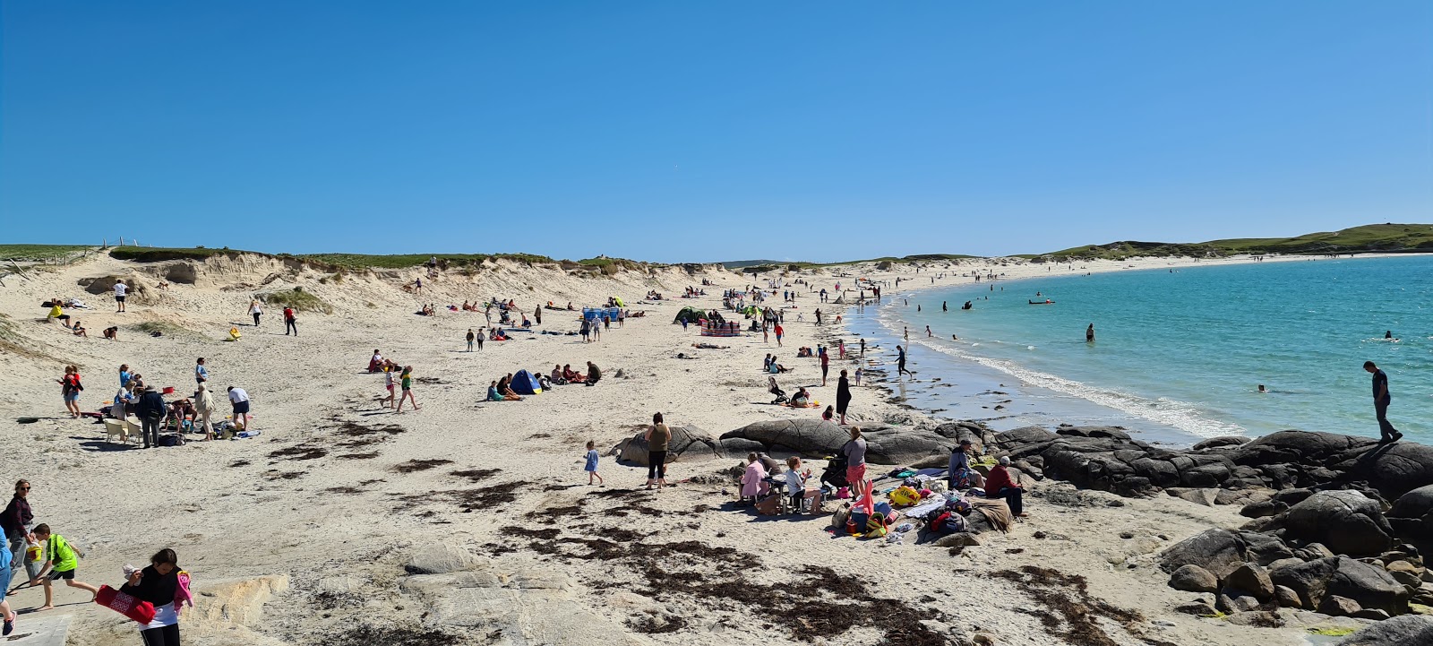 Foto von Dogs Bay Beach - beliebter Ort unter Entspannungskennern
