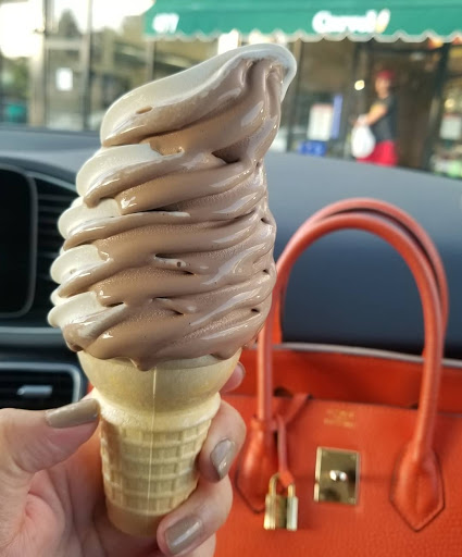 Ice Cream Shop «Carvel», reviews and photos, 477 Bellmore Ave, East Meadow, NY 11554, USA