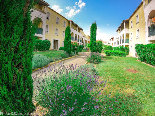 Locations d'appartements à la nuit Parking sécurisé, piscine, terrasse, 2 lits doubles, WIFI, climatisé à Carcassonne