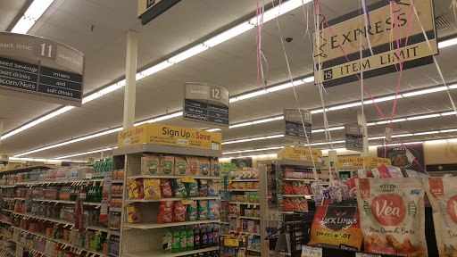 Grocery Store «Safeway», reviews and photos, 1051 SW 1st Ave, Canby, OR 97013, USA