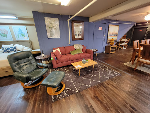 Furniture Store «What’s New? Furniture», reviews and photos, 439 SE Grand Ave, Portland, OR 97214, USA