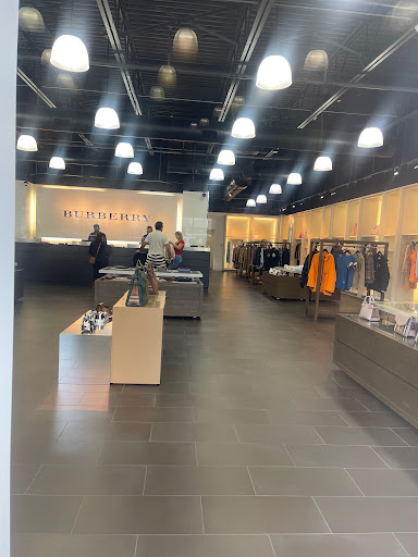 Clothing Store «Burberry Outlet», reviews and photos, 8200 Vineyard Dr, Orlando, FL 32821, USA