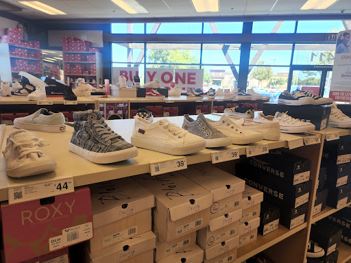 Shoe Store «Famous Footwear», reviews and photos, 1411 W Pacheco Blvd, Los Banos, CA 93635, USA