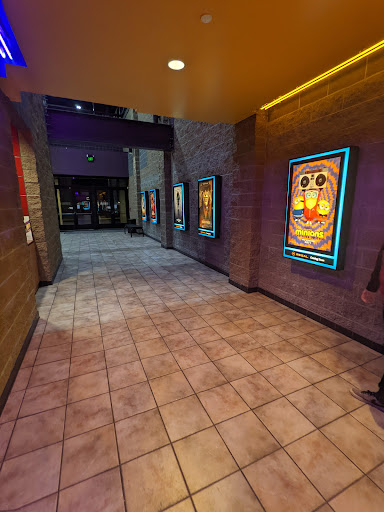 Movie Theater «Regal Cinemas Parkway Plaza 12», reviews and photos, 5910 S 180th St, Tukwila, WA 98188, USA