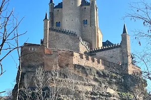 Alcazar De Segovia lookout image
