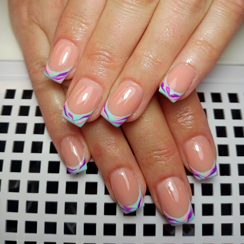 Polished Nails & Beauty