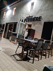 Atmosphère du Restaurant français La Perrière à Tresses - n°13