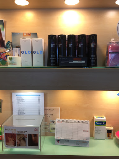 Friseursalon Kamm & Schere Moser Alexandra In Klagenfurt am Wörthersee
