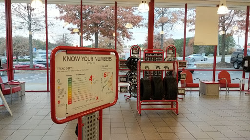 Tire Shop «Discount Tire Store - Kennesaw, GA», reviews and photos, 2930 George Busbee Pkwy NW, Kennesaw, GA 30144, USA