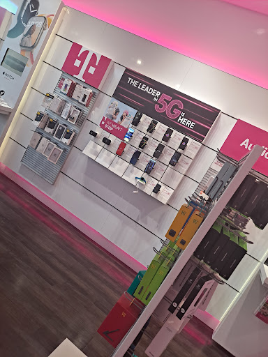 Cell Phone Store «T-Mobile», reviews and photos, 1809 W State St #106, Pleasant Grove, UT 84062, USA