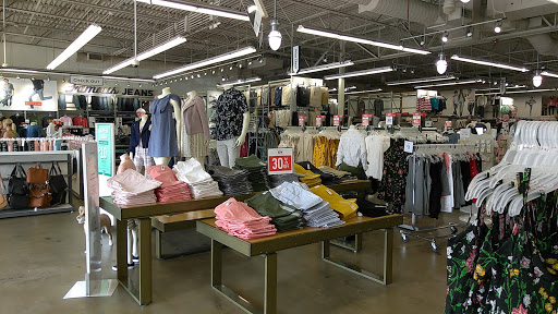 Clothing Store «Old Navy», reviews and photos, 1000 Tanger Dr #203, Locust Grove, GA 30248, USA