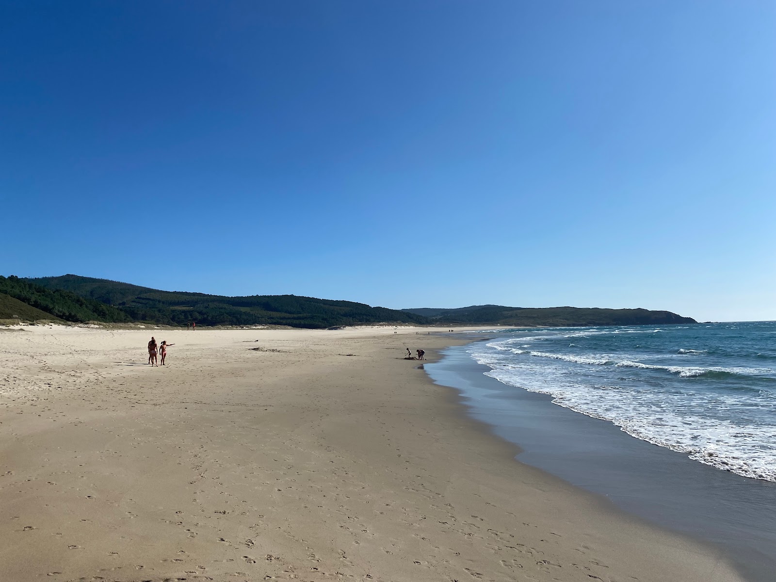 Fotografie cu Praia do Rostro cu o suprafață de nisip fin alb
