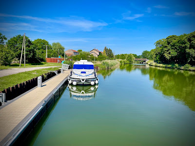 Port fluvial à Xures