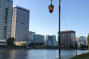 Lake Merritt image