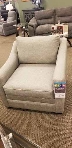 Furniture Store «Raymour & Flanigan Furniture and Mattress Store», reviews and photos, 1855 Central Park Ave, Yonkers, NY 10710, USA