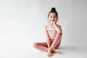 Kinder Yoga Freising happy & free image