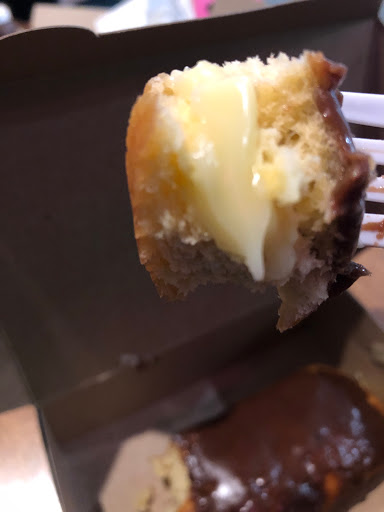 Cupcake Shop «Smallcakes: A Cupcakery of Naperville», reviews and photos, 115 E Ogden Ave #119, Naperville, IL 60563, USA