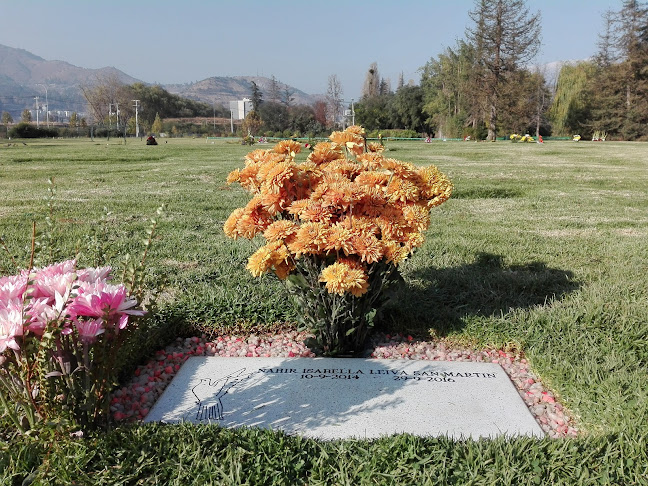 Opiniones de Cementerio Parque del Recuerdo Américo Vespucio en Huechuraba - Mercado