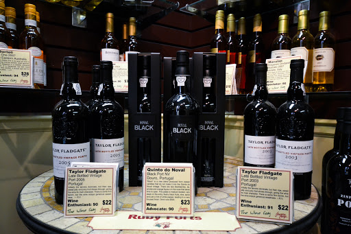 Wine Store «Grapevine Cottage», reviews and photos, 61 S Main St, Zionsville, IN 46077, USA