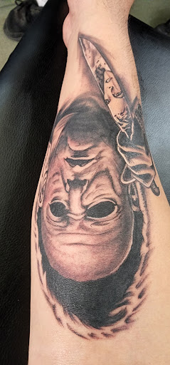 Tattoo Shop «In the Skin Tattoo & Body Piercing Studios», reviews and photos, 586 N Lake Ave, Pasadena, CA 91101, USA