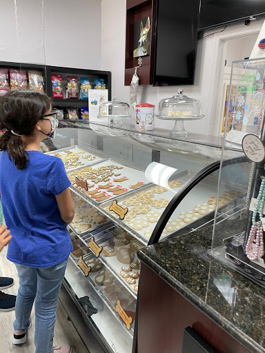 Pet Store «DipidyDawg Gourmet Dog Bakery & Boutique», reviews and photos, 21301 S Tamiami Trail Suite 430, Estero, FL 33928, USA