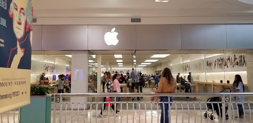 Computer Store «Apple Tysons Corner», reviews and photos, 1961 Chain Bridge Rd, McLean, VA 22102, USA